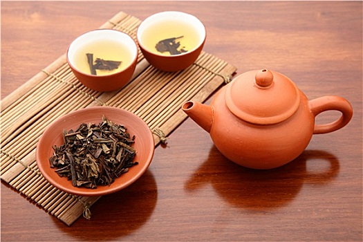 名茶和龙井_茶很好喝,茶是用名贵的龙井<a href=http://www.pinchajie.cn target=_blank class=infotextkey>茶叶</a>沏的_好的龙井<a href=http://www.pinchajie.cn target=_blank class=infotextkey>茶叶</a>