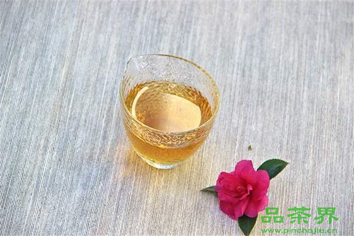 <a href=http://www.pinchajie.cn target=_blank class=infotextkey>茶叶</a>身上的小茸毛那么多，能喝吗？